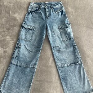 Elite Jeans Style Women’s baggy stretch jeans Sz 13/31 
Women's Blue Cargo Jeans